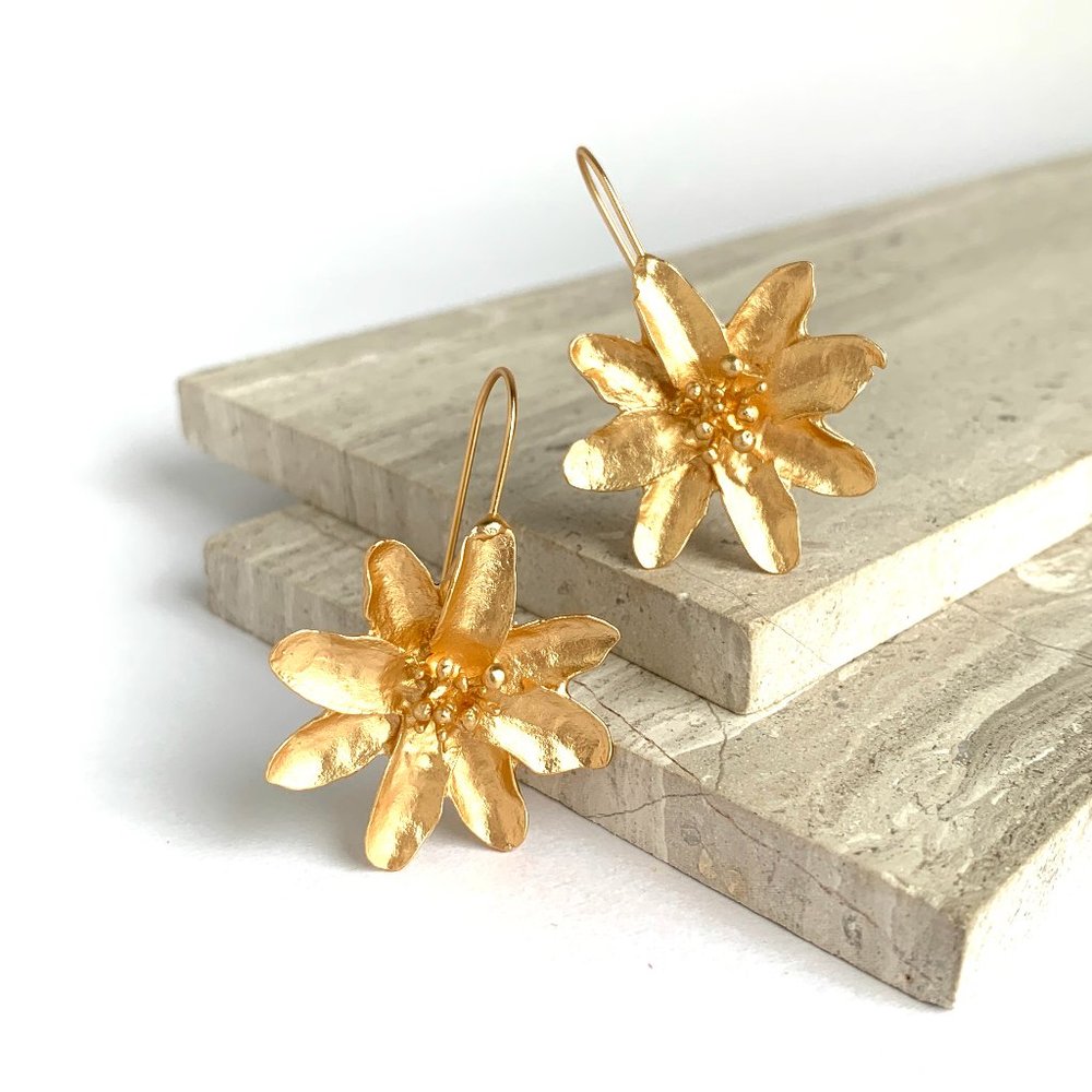 Anthropologie Gold Flower Drop Earrings NWT